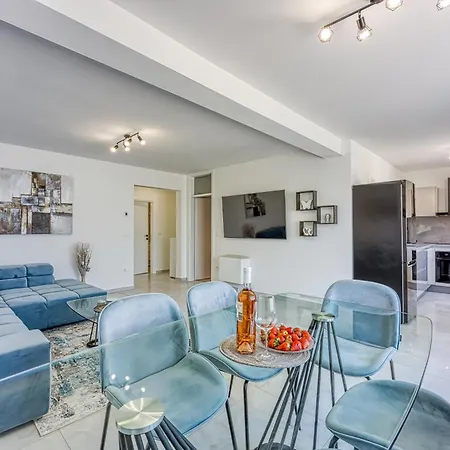 Apartment Luana With Private Pool Poreč Zewnętrze zdjęcie