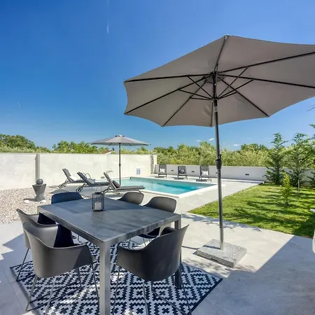 Apartment Luana With Private Pool Poreč Zewnętrze zdjęcie