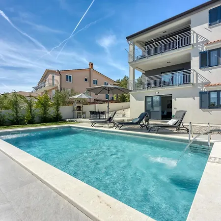 Apartment Luana With Private Pool Poreč Zewnętrze zdjęcie
