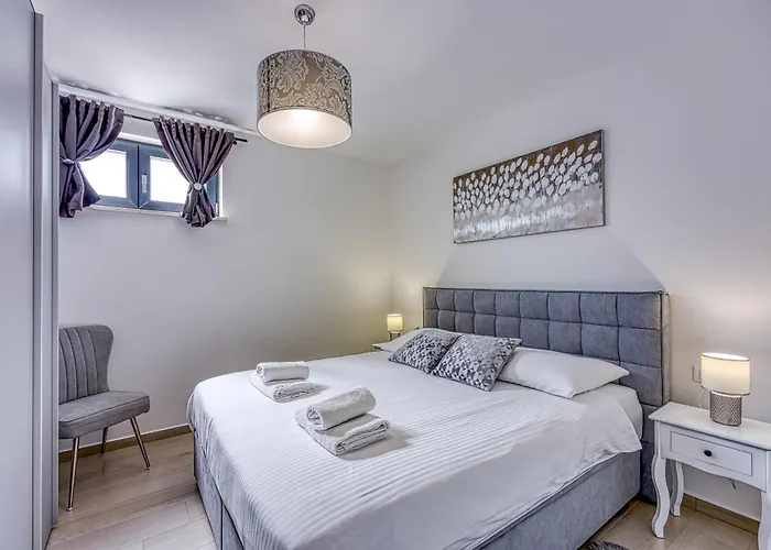 Apartment Luana With Private Pool